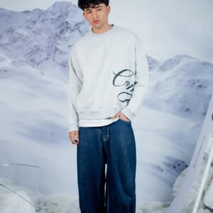 gray crewneck box fit comodo